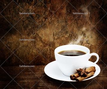 تصویر با کیفیت چای دارچینی روی میز چوبی